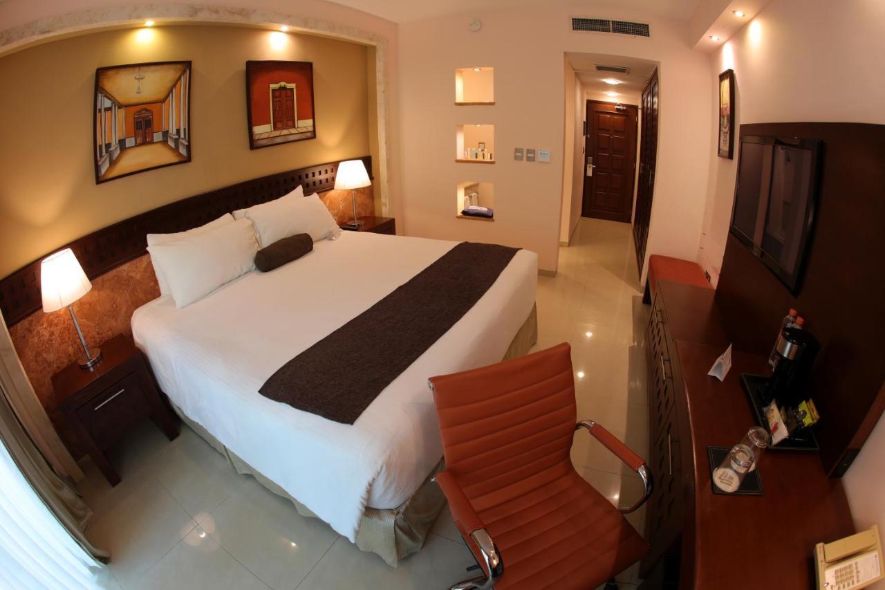 วินด์แฮม เมริดา Hotel ภายนอก รูปภาพ
