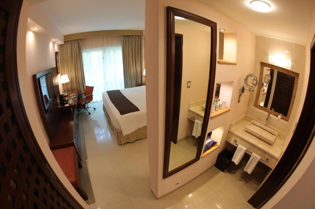 วินด์แฮม เมริดา Hotel ภายนอก รูปภาพ