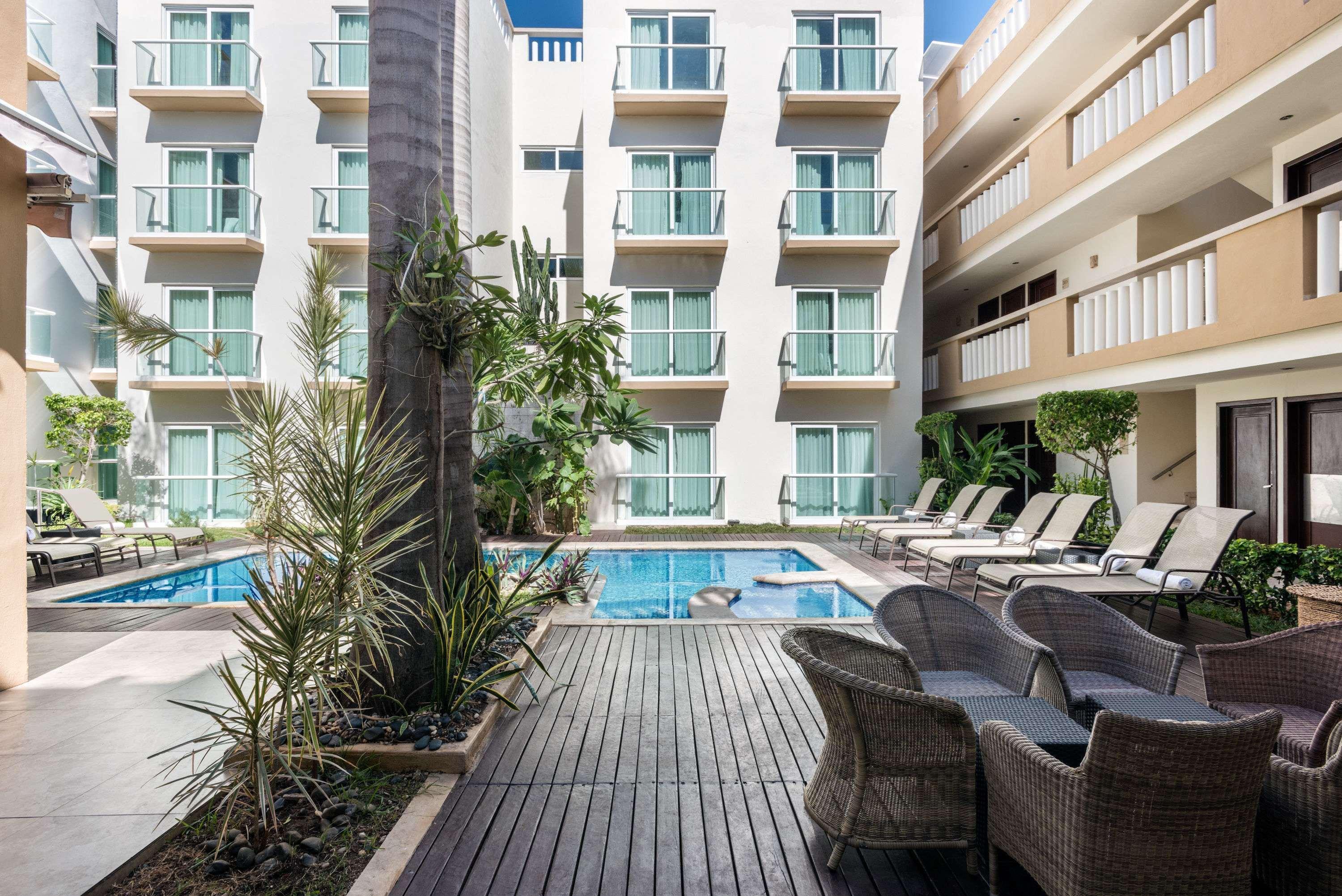 วินด์แฮม เมริดา Hotel ภายนอก รูปภาพ
