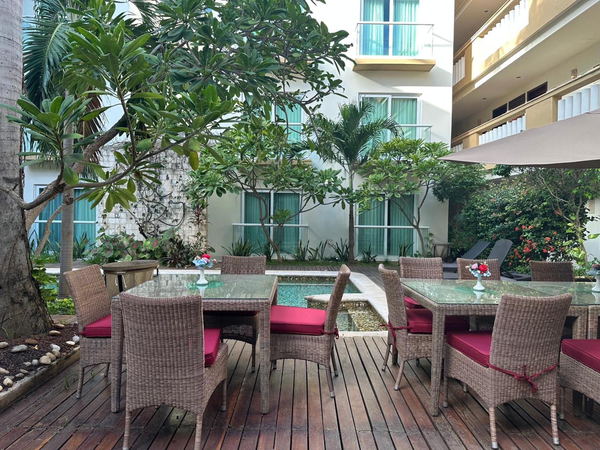วินด์แฮม เมริดา Hotel ภายนอก รูปภาพ