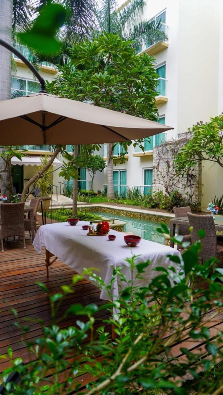 วินด์แฮม เมริดา Hotel ภายนอก รูปภาพ